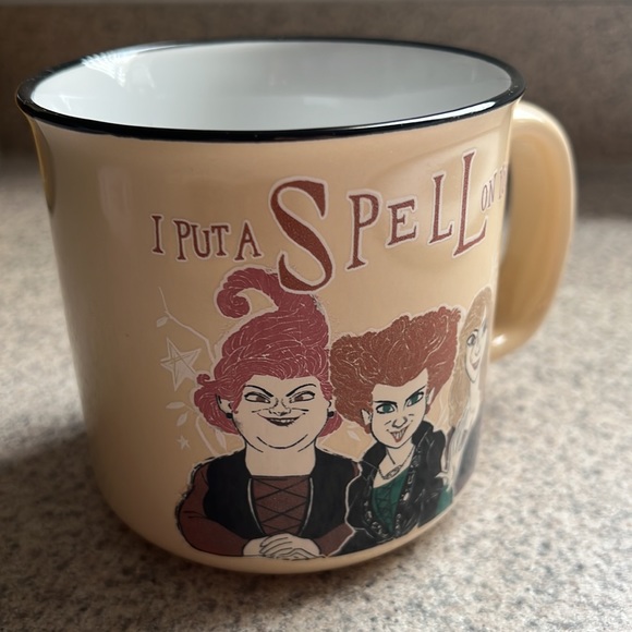 Disneys Hocus Pocus 20 oz mug - Picture 3 of 5